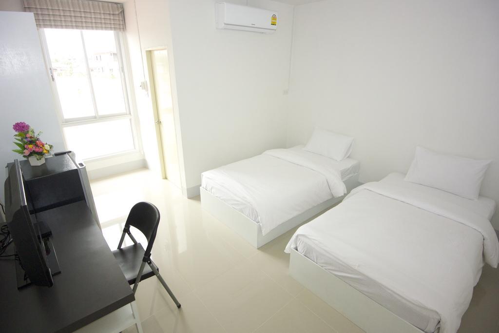 Honghub Sakon Hotel Саконнакхон Номер фото
